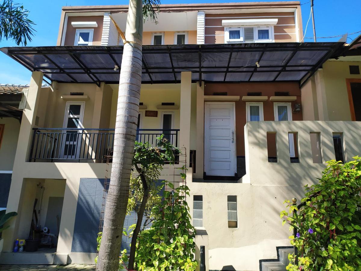 Villa Beverly Lembang Esterno foto