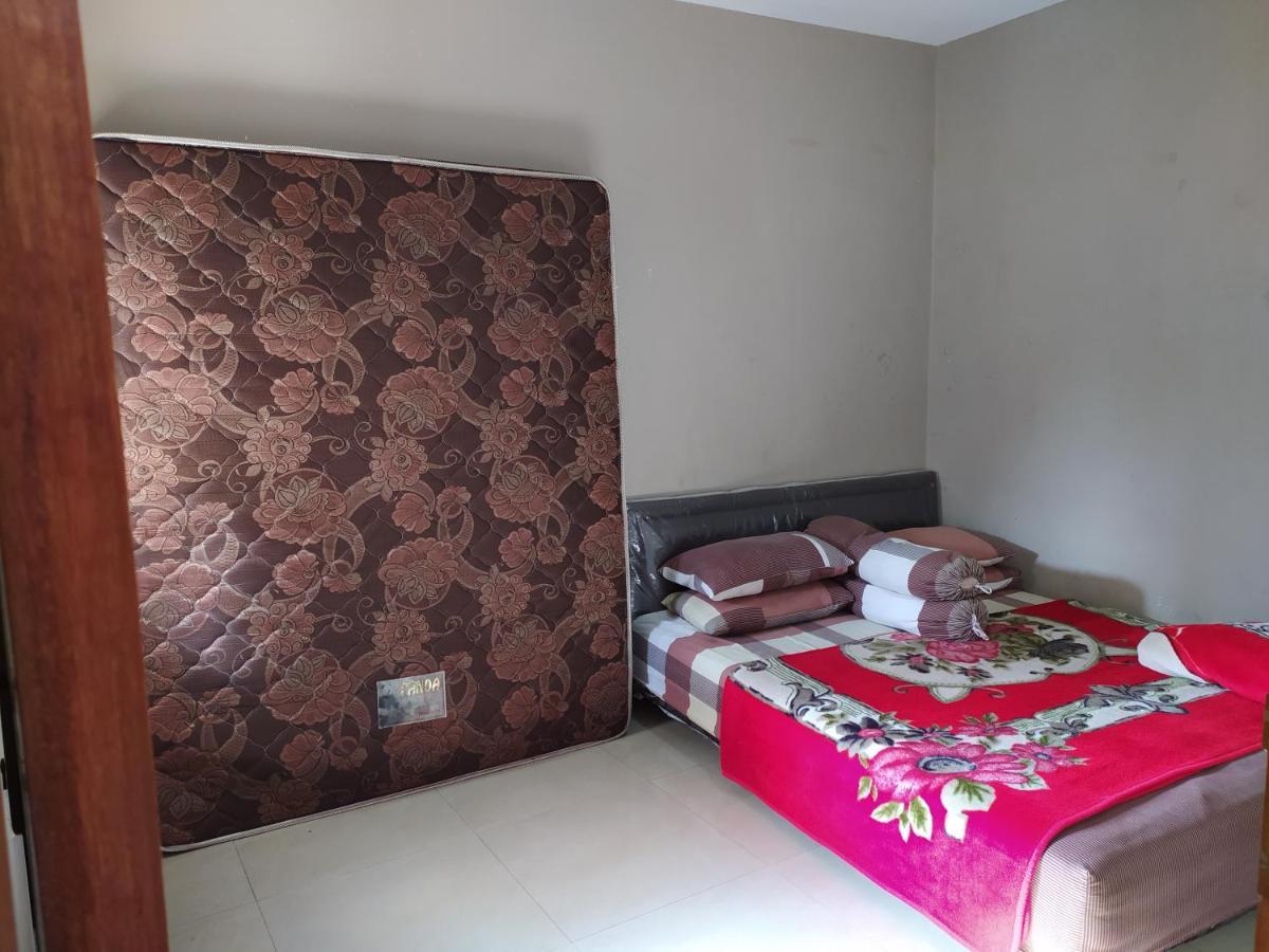 Villa Beverly Lembang Esterno foto