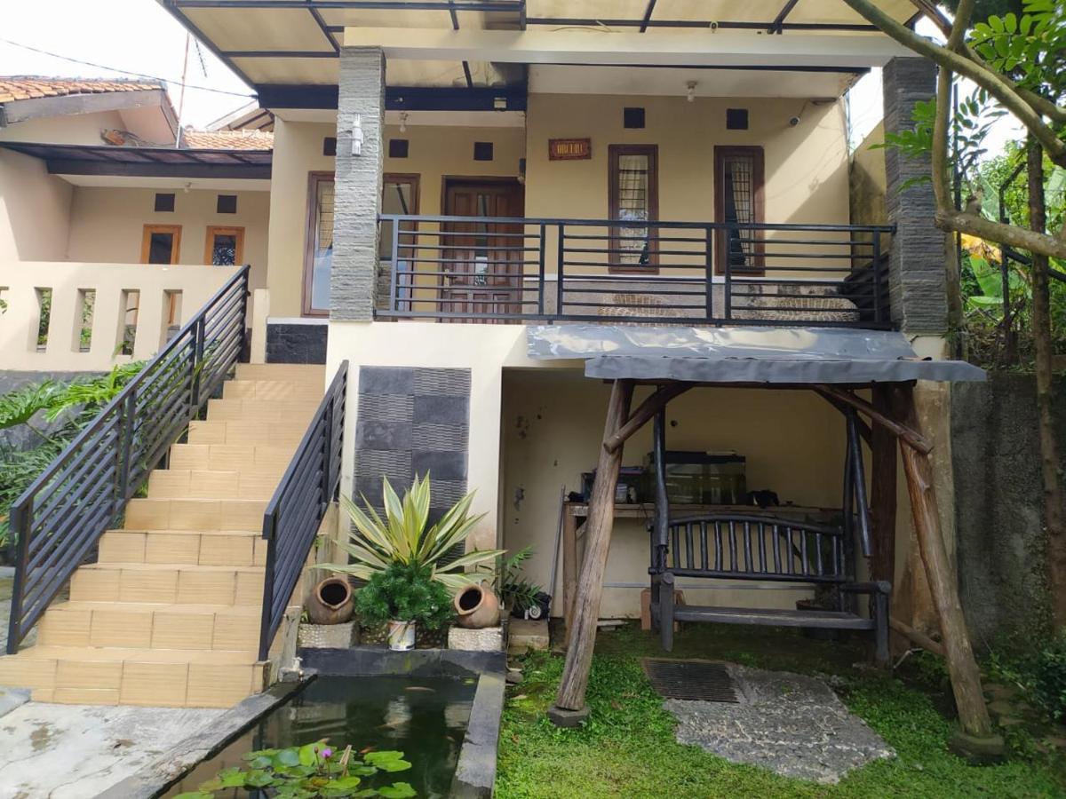 Villa Beverly Lembang Esterno foto