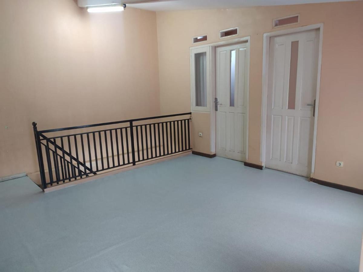 Villa Beverly Lembang Esterno foto