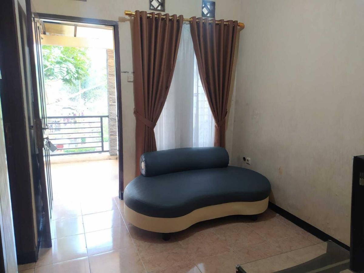 Villa Beverly Lembang Esterno foto