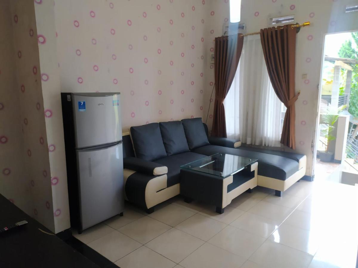 Villa Beverly Lembang Esterno foto