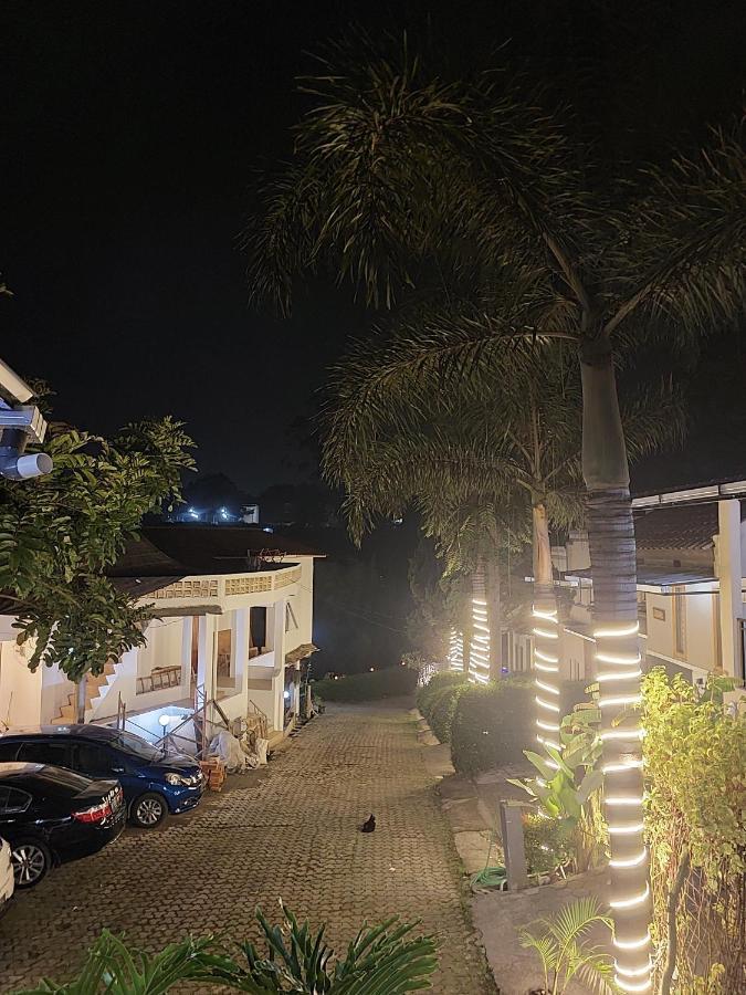 Villa Beverly Lembang Esterno foto