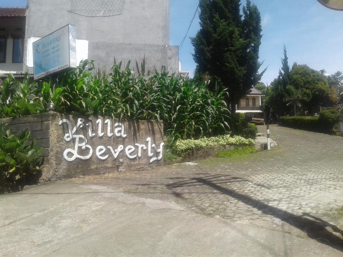 Villa Beverly Lembang Esterno foto